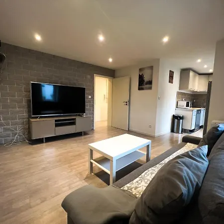 # Le 4 # Tres Beau T3 Neuf, Confort, Centre Apartament Miluza